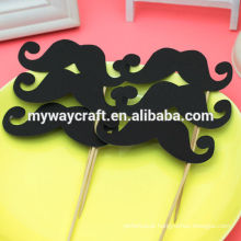 Bigode preto fofo e lábios vermelhos doe cut paper cake topper para casamento ou festa de aniversário